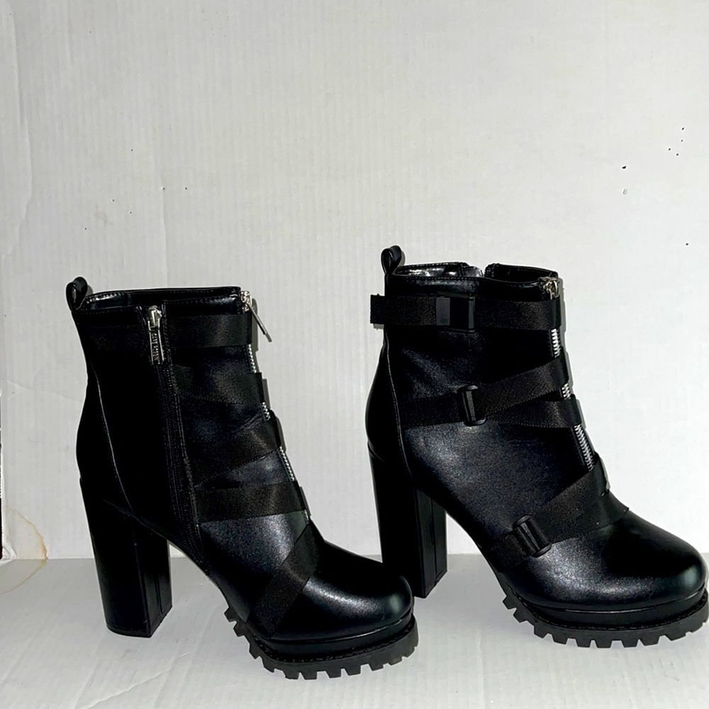 CAPE ROBBIN  BLOCK HEELS BOOTS